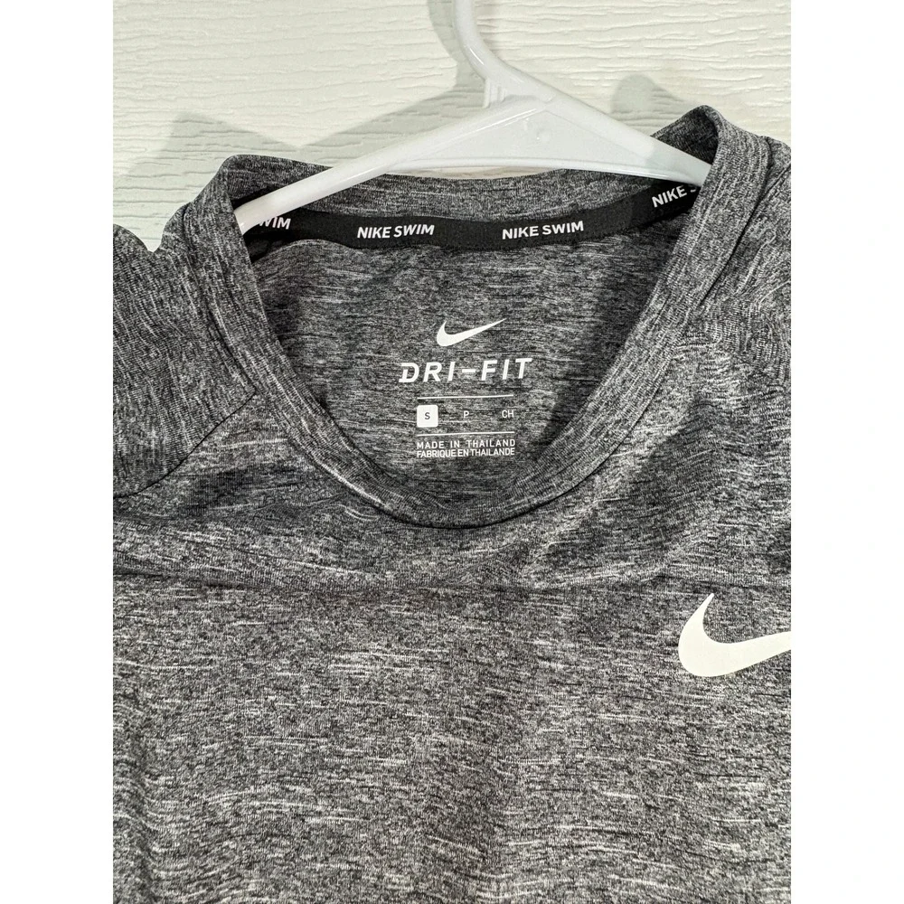 Nike Swim Mens Dri-FIT UPF 40+ Rash Guard Heathered Grey Short Sleeve Shirt S